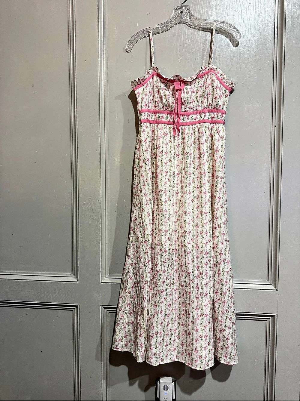blu pepper Floral Maxi Dress in White & Pink Size Medium Like New